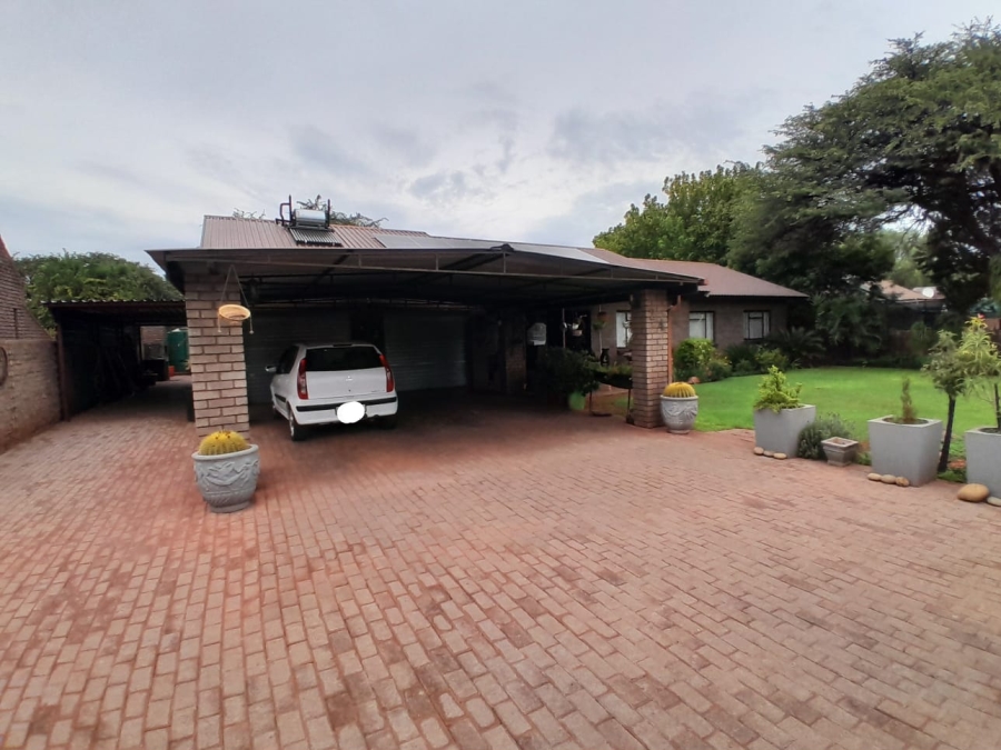 4 Bedroom Property for Sale in Kathu Northern Cape